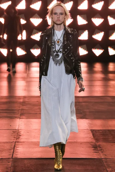 Look 9
